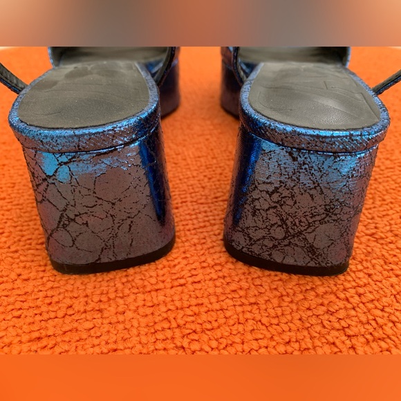 Metallic Blue Flatform Sandals 36 - Picture 6 of 8